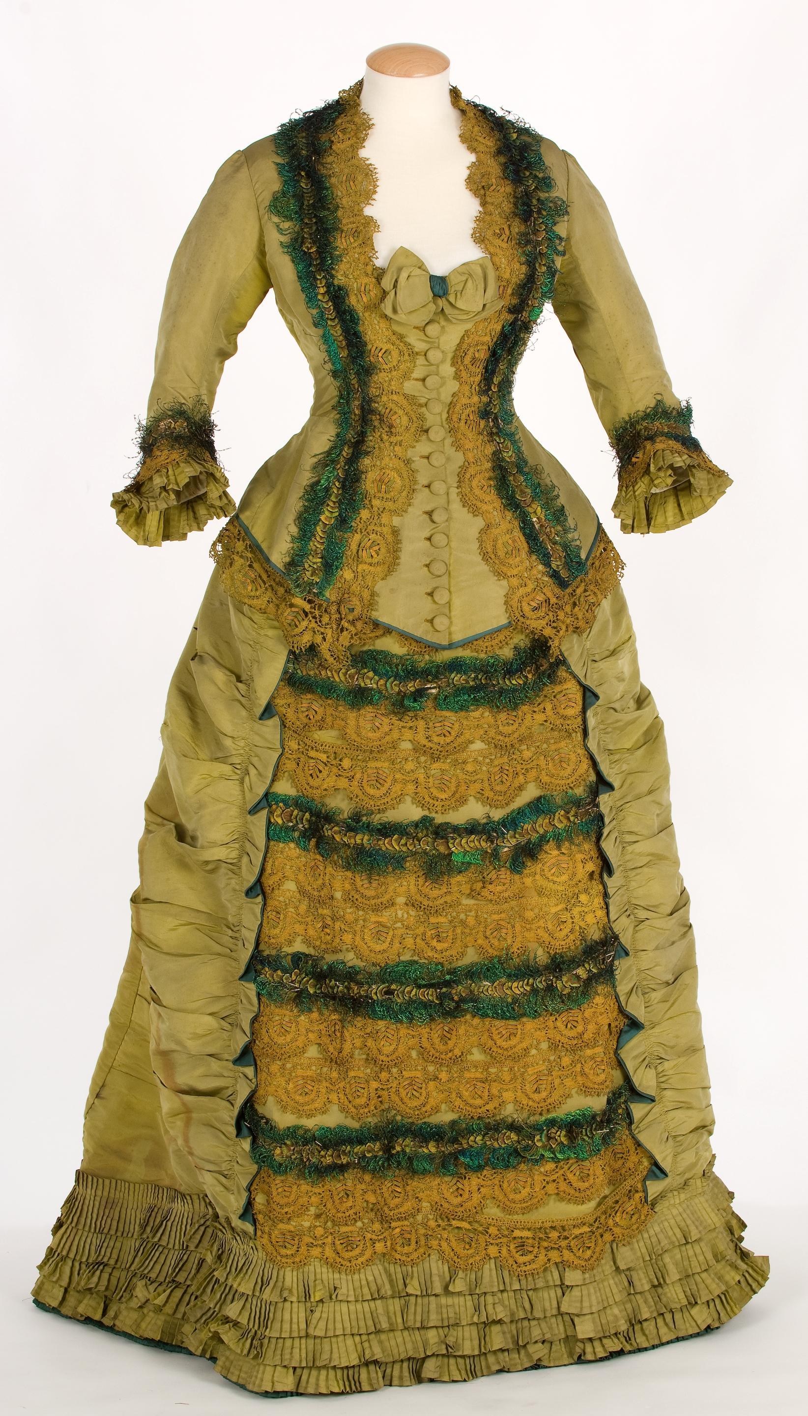 Lily Absinthe Takes A Look At Chartreuse Lily Absinthe