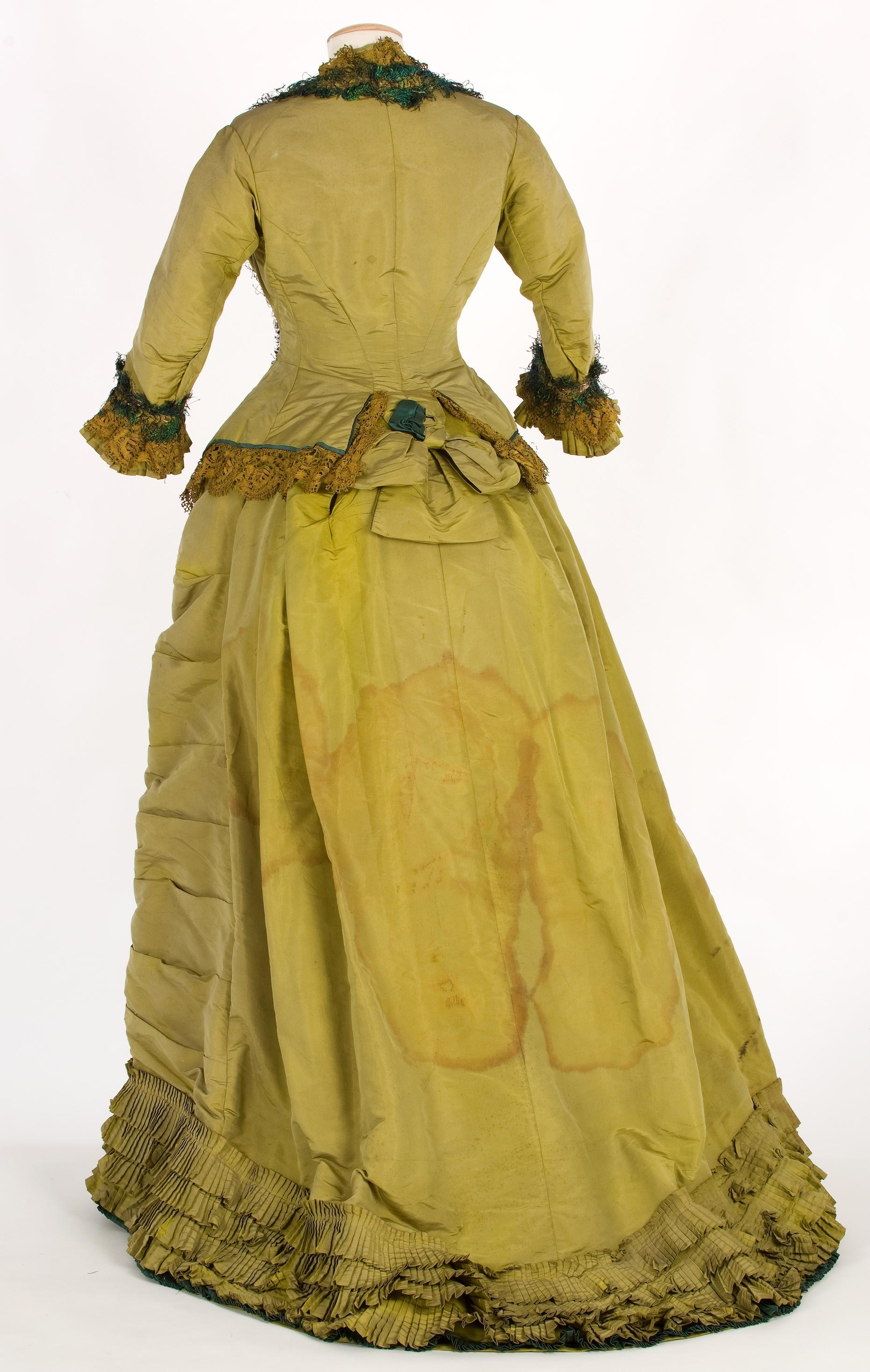 Lily Absinthe Takes A Look At Chartreuse Lily Absinthe